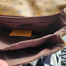 Lv Pochette Metis Handbag