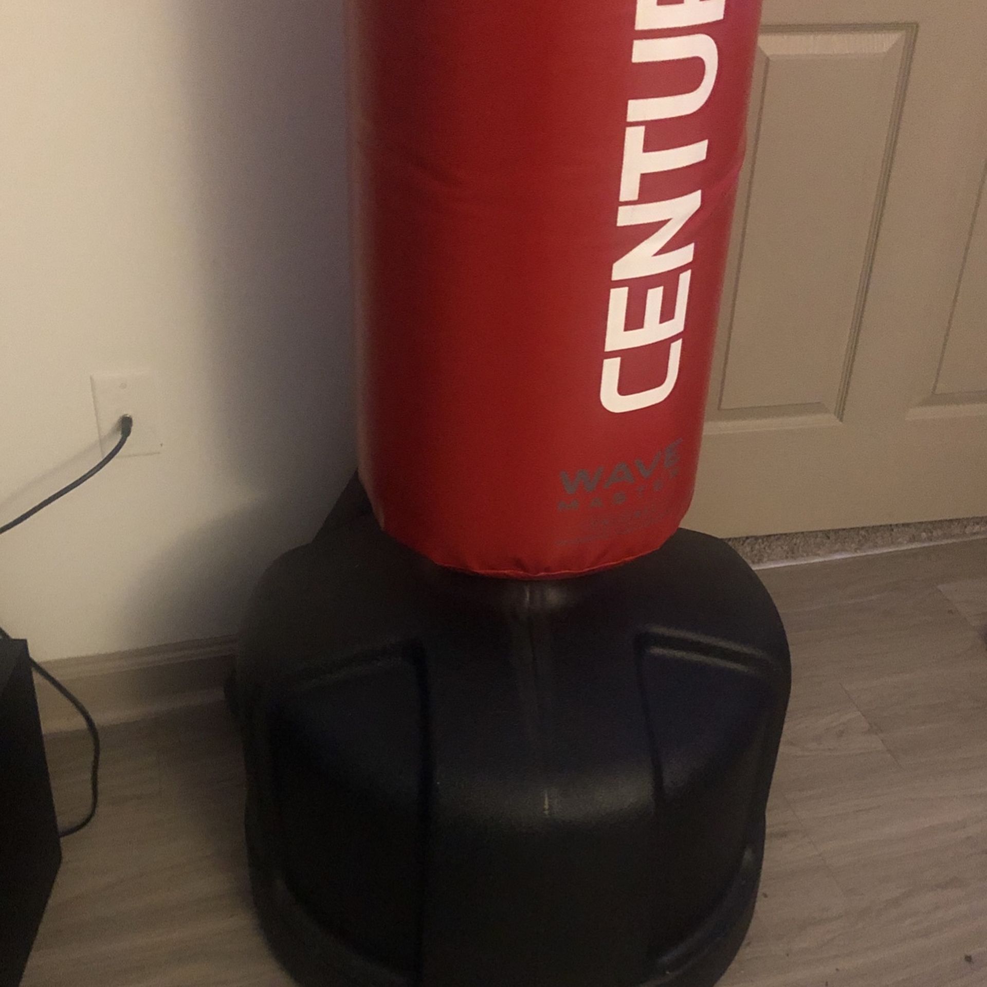 century original wavemaster freestanding heavy punching bag
