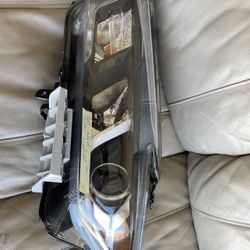 2018 Nissan Maxima Left Headlight Small Crack Band New Aftermarket