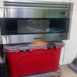 Viking D3 Microwave 