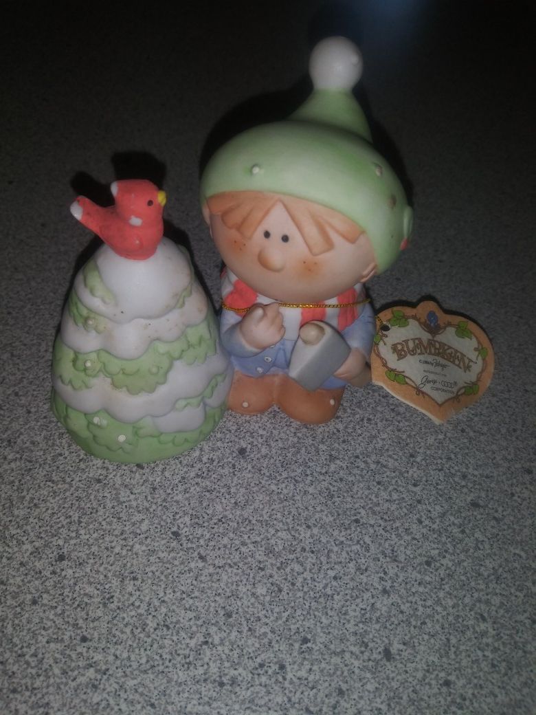 "Bumpkin" 1984 Ceramic Winter Time Statue.
