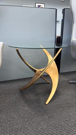 Graciano accent table