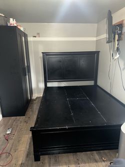 Queen bed
