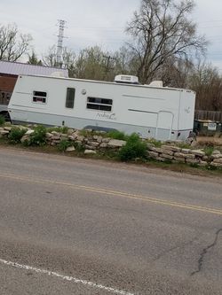 SOLD. 2003 Starcraft (Aruba) 28ft bunk house. All season. Ready to go