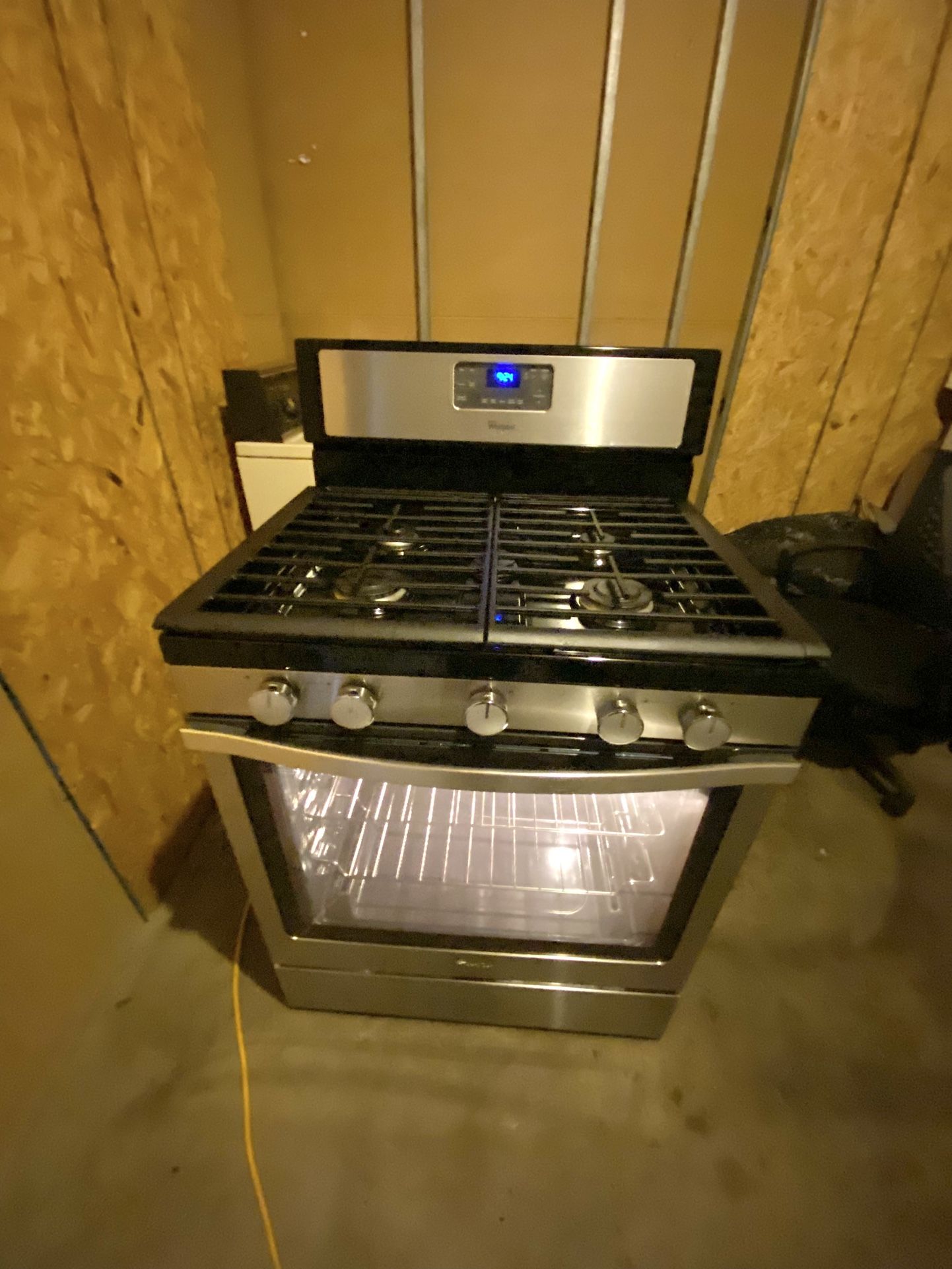 Whirlpool gas stove 5 burners stainless st  30”