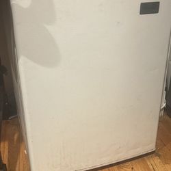Mini Fridge 
