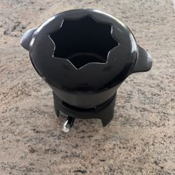 2 Fondue Pots 