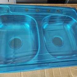 STERLING STAINLESS STEEL DOUBLE KITCHEN SINK.....33" x 22" x 6".....NEW.....$ 130