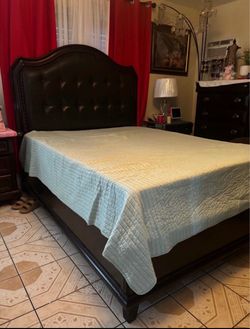 Bedroom set