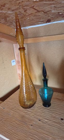 Vintage Art Glass Decanters with Stoppers – Set of 2