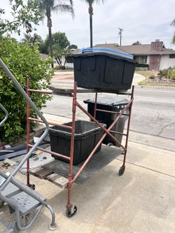 Metal rolling tables