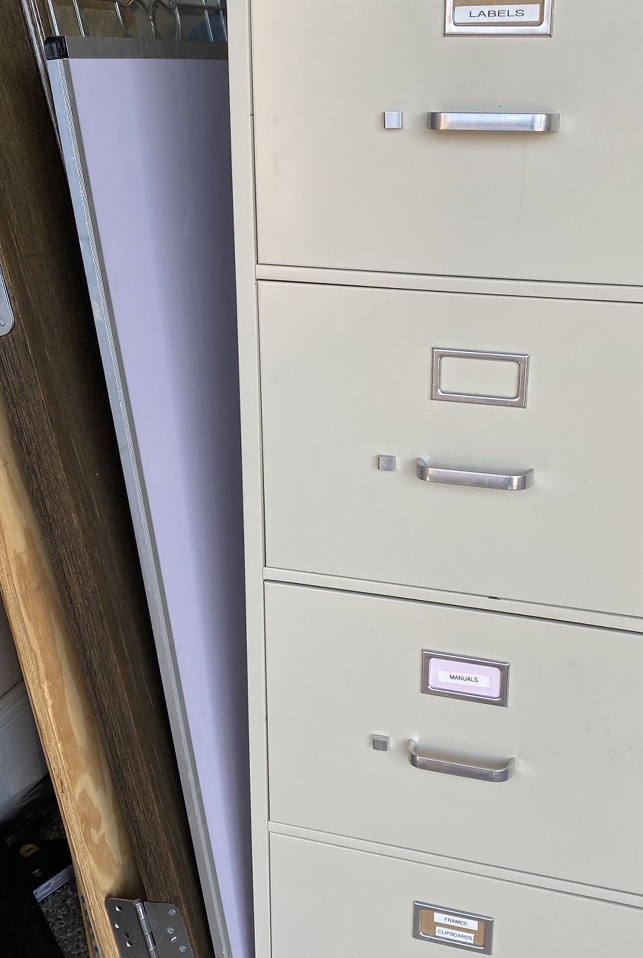 File cabinet 2000 series by HON INDUSTRIES