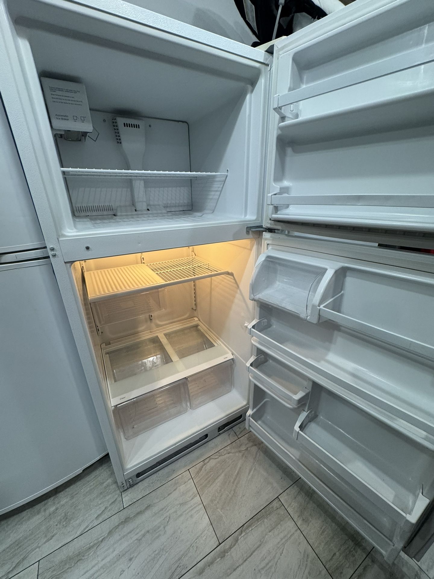 Whirlpool Refrigerator 66Hx30W