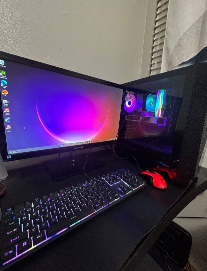 Ibuy power I-series 901 Gaming PC w/ gaming usb keyboard and gaming usb mouse. (Monitor included)