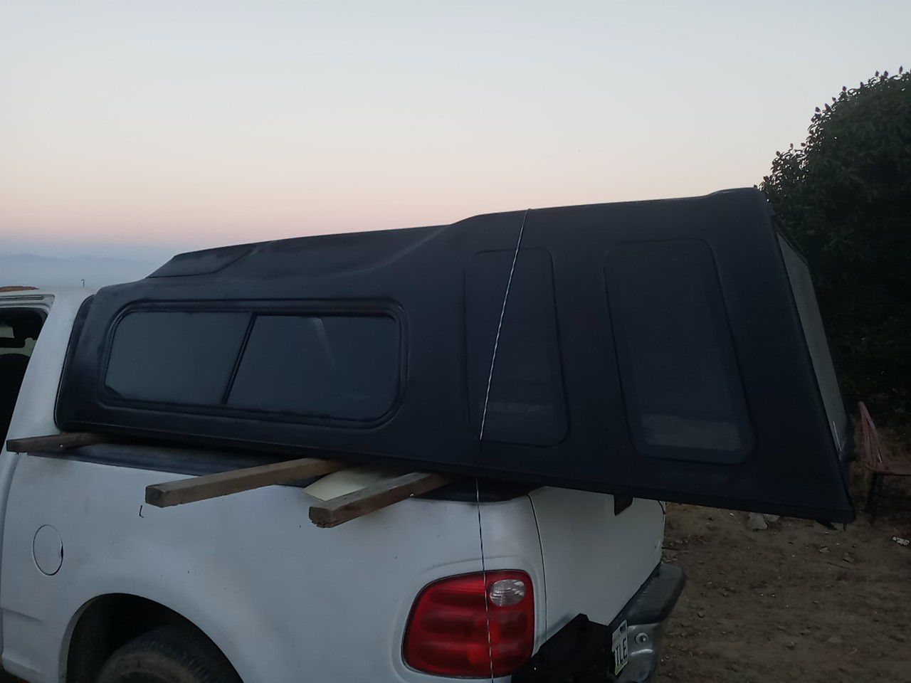 Long bed 68x100 camper shell