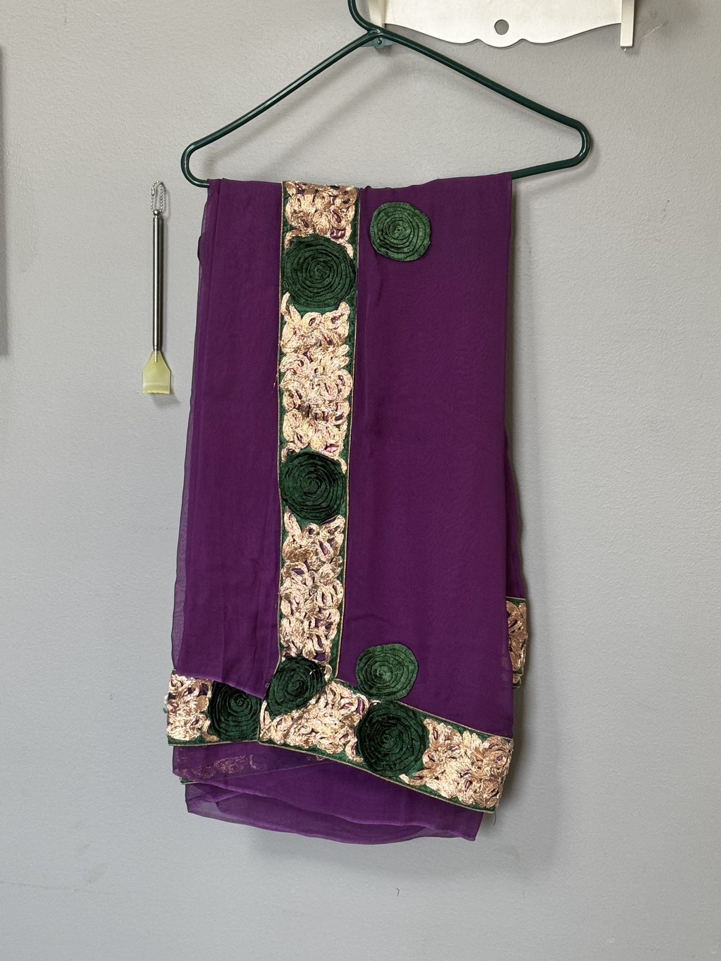 INDIAN PAKISTANI SARI IN PURPLE IN A FREE SIZE ONLY WORN ONCE