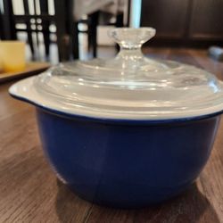 CorningWare Blue Microwave and oven safe 1- 1/2 qt ,1.42 L, Stoneware  9.5 W  6 H