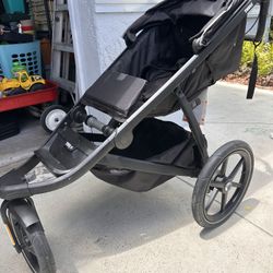 Thule Urban Glide Jogging Stroller – All-Terrain 3 Wheel (Used)