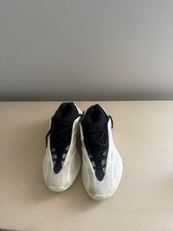 Yeezy 700 v3