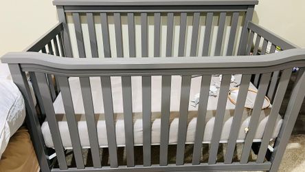 Crib, Dresser, Changing Table And Nursery Accessories