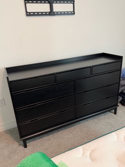 Black Wide Dresser with 9 Drawers