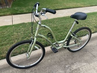 Electra Townie 7D Comfort Bike by Trek 7-speed Shimano 26-inch Wheels trekking bike