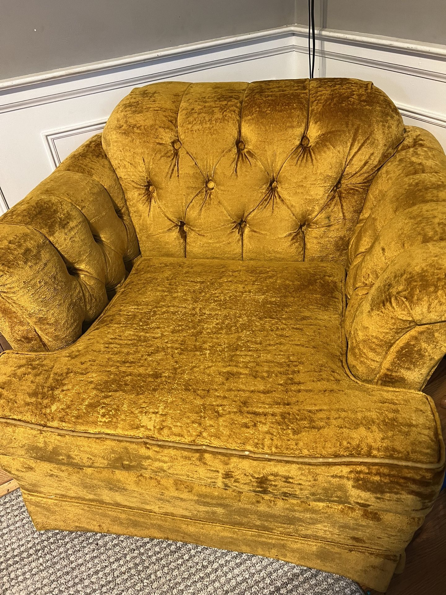 Vintage Broyhill Gold Velvet Chair