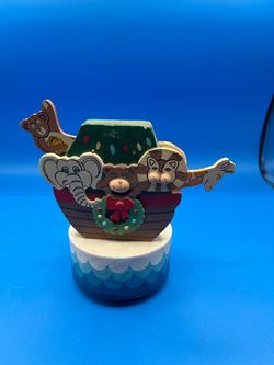 Vintage Noahโs Ark music box