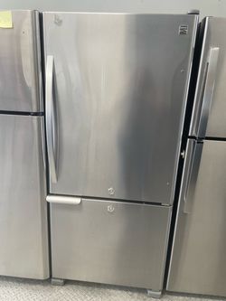 Kenmore 29” 2-door Stainless Steel Top Refrigerator/Bottom Freezer
