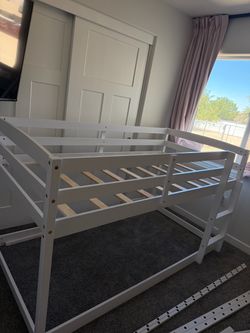 Twin loft/bunk bed