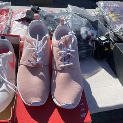 Women’s Nike Roshie Run Size 10