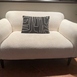 Cream Curved Loveseat – Perfect for Small Spaces