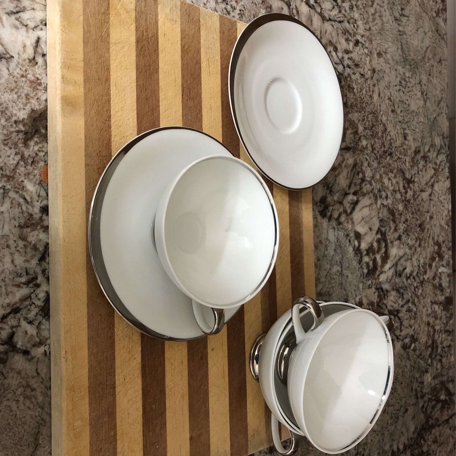 Tea Cups Four Cups Two Plates