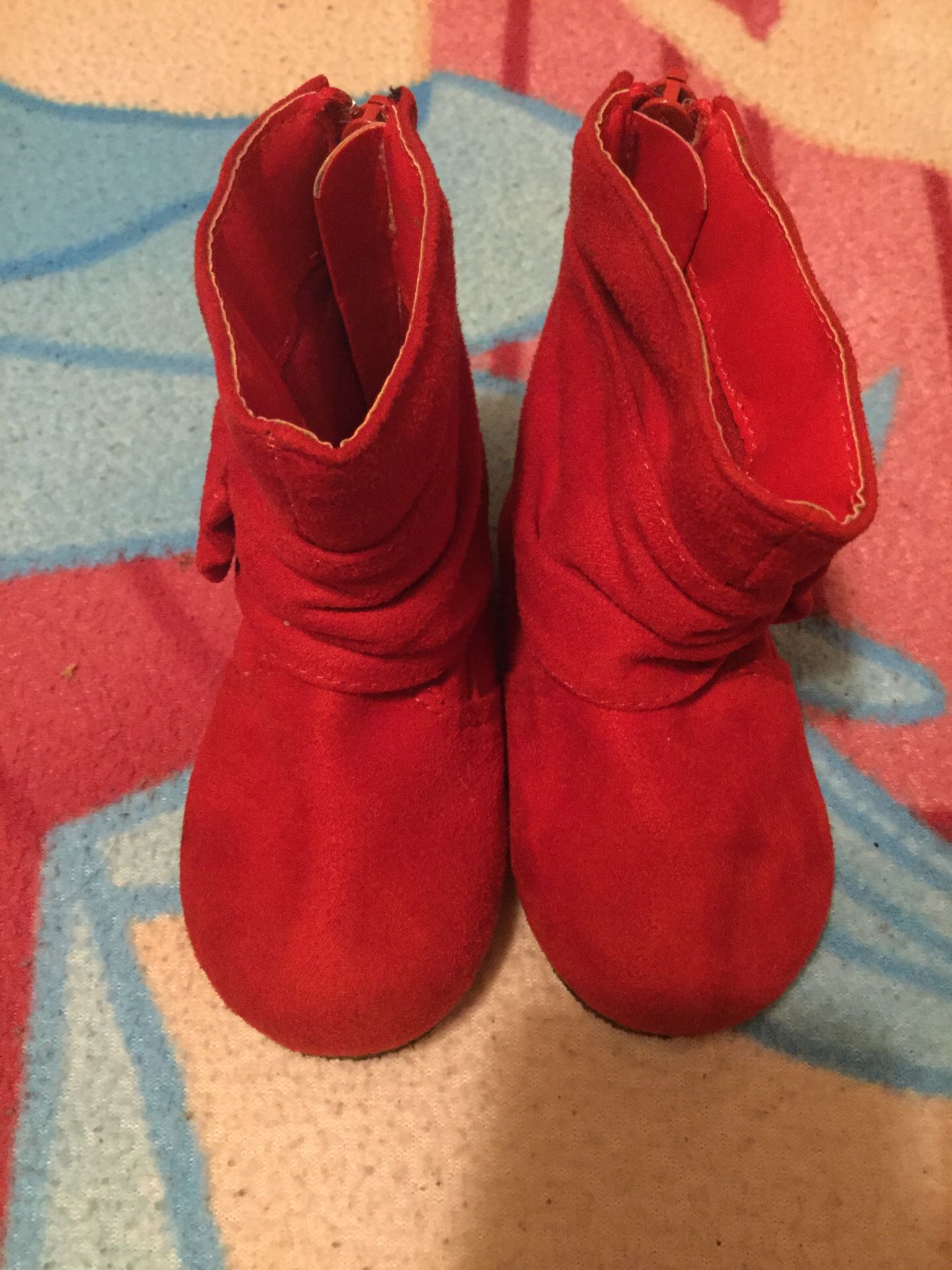 LITTLE GIRLS RED BOOTS SIZE:2