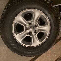 Tires and wheels for a jeep Cherokee 2011 excellent condition