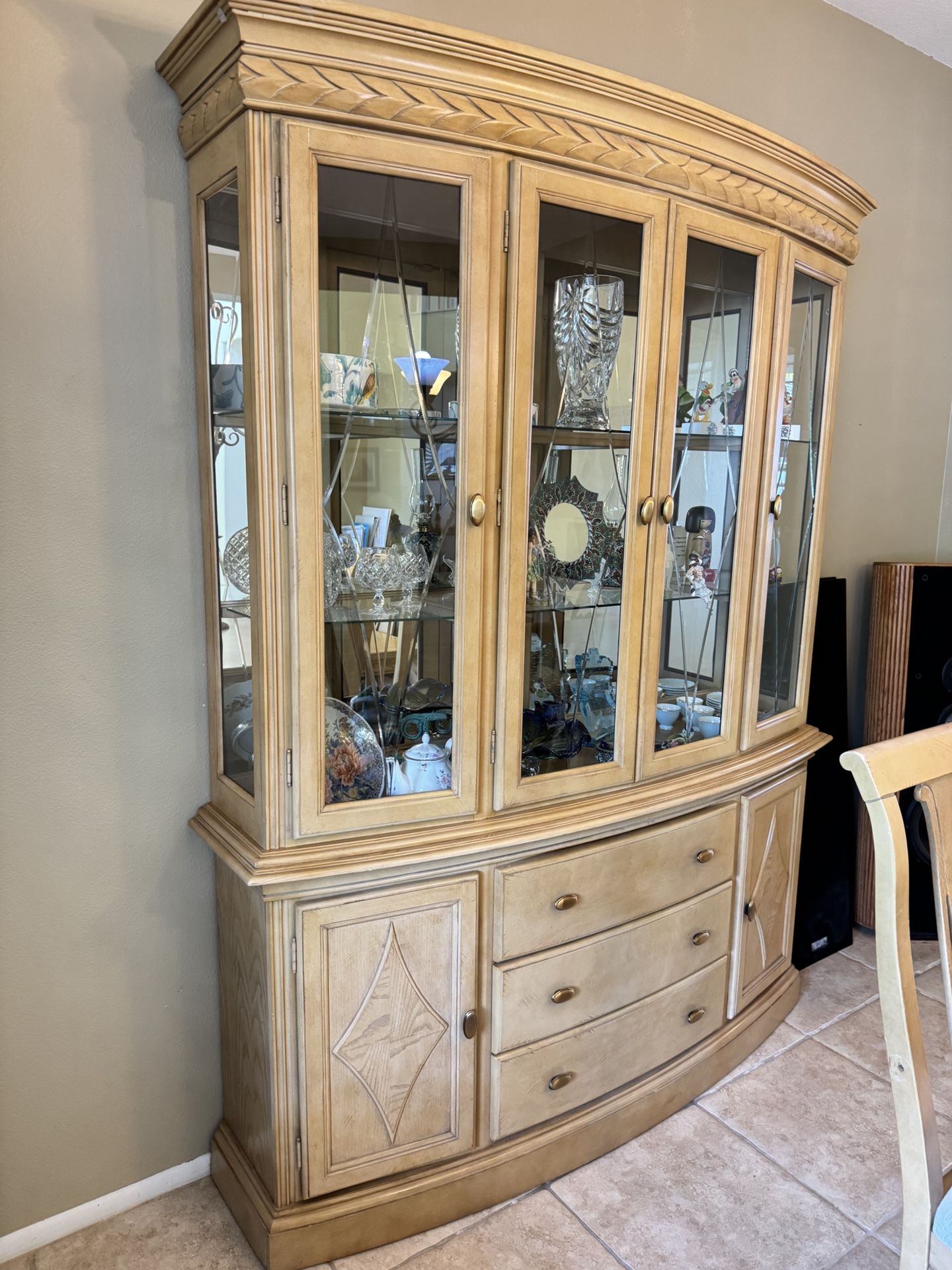 China Cabinet And Dining Table Set