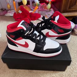 Nike Air Jordan 1 Mid (GS)