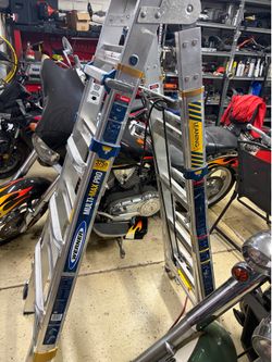Adjustable ladder
