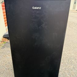 Galanz Mini Fridge 
