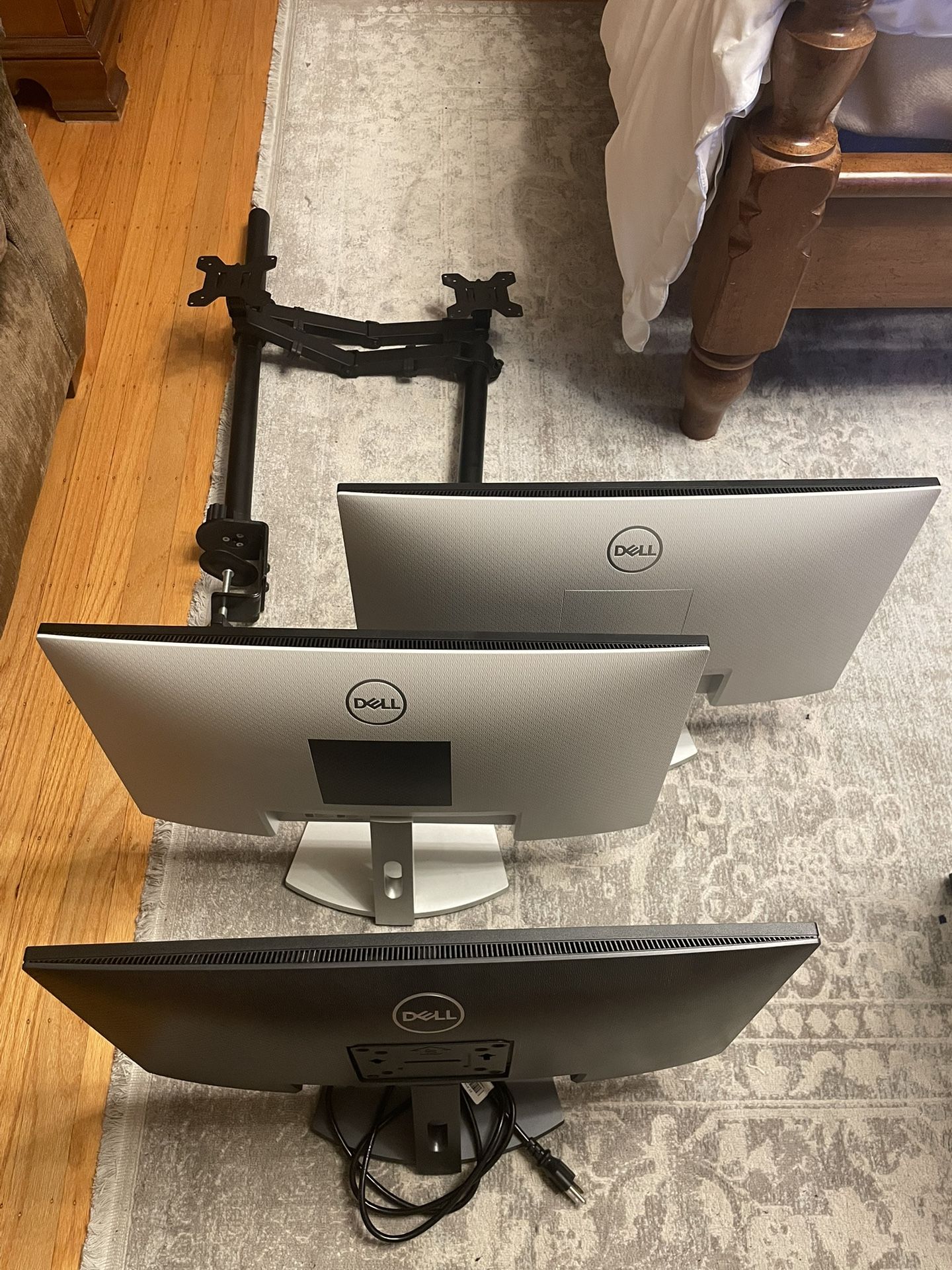 24 in Dell Monitors and Monitor Stand