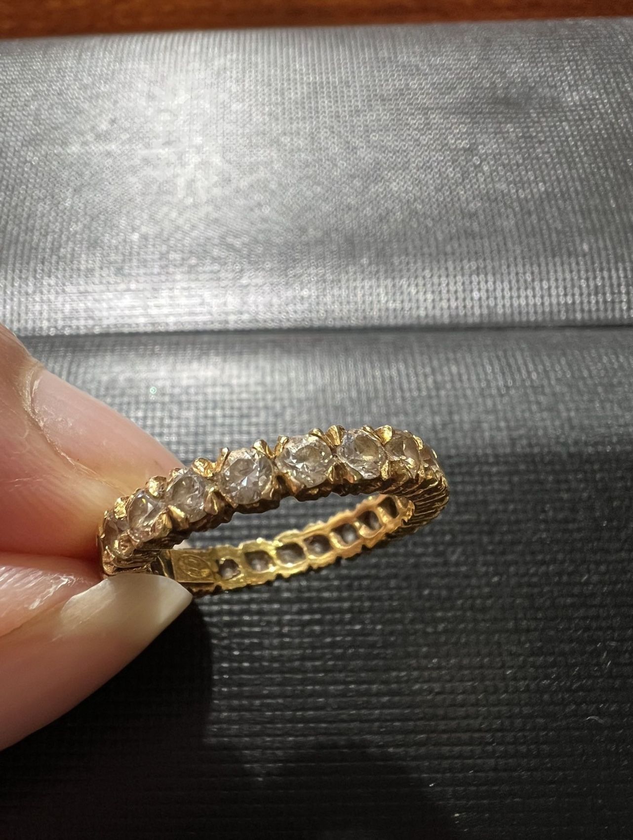 BEAUTIFUL PURE 18K YELLOW GOLD RING CZ DIAMONDS