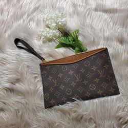 Wristlet 