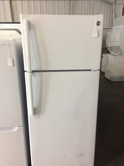 GE top freezer fridge