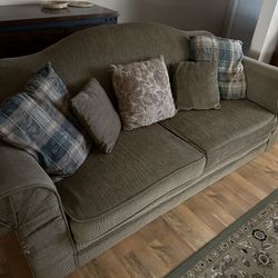8’ Couch 