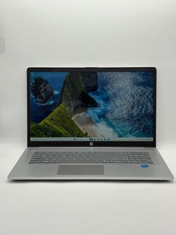 HP 17-cn3403nr 17.3-inch Intel Core i3 8GB RAM 128GB SSD Silver Laptop