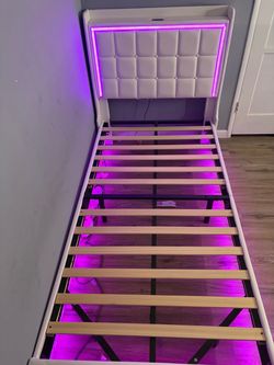 Twin Bedframe (Light Up/Charging)