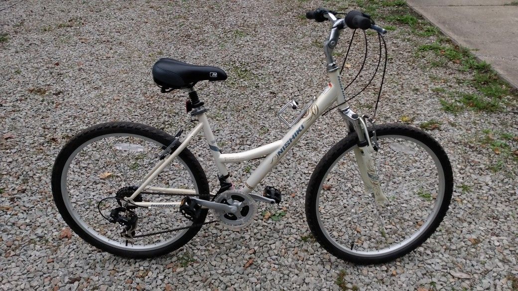 Nishiki Tamarack Woman's Medium 17" Frame 21 Speed