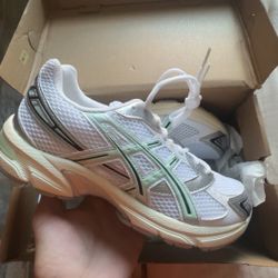 Asics Gel 1130 ‘White/  Seafoam Green’ Size 7.5M 9W