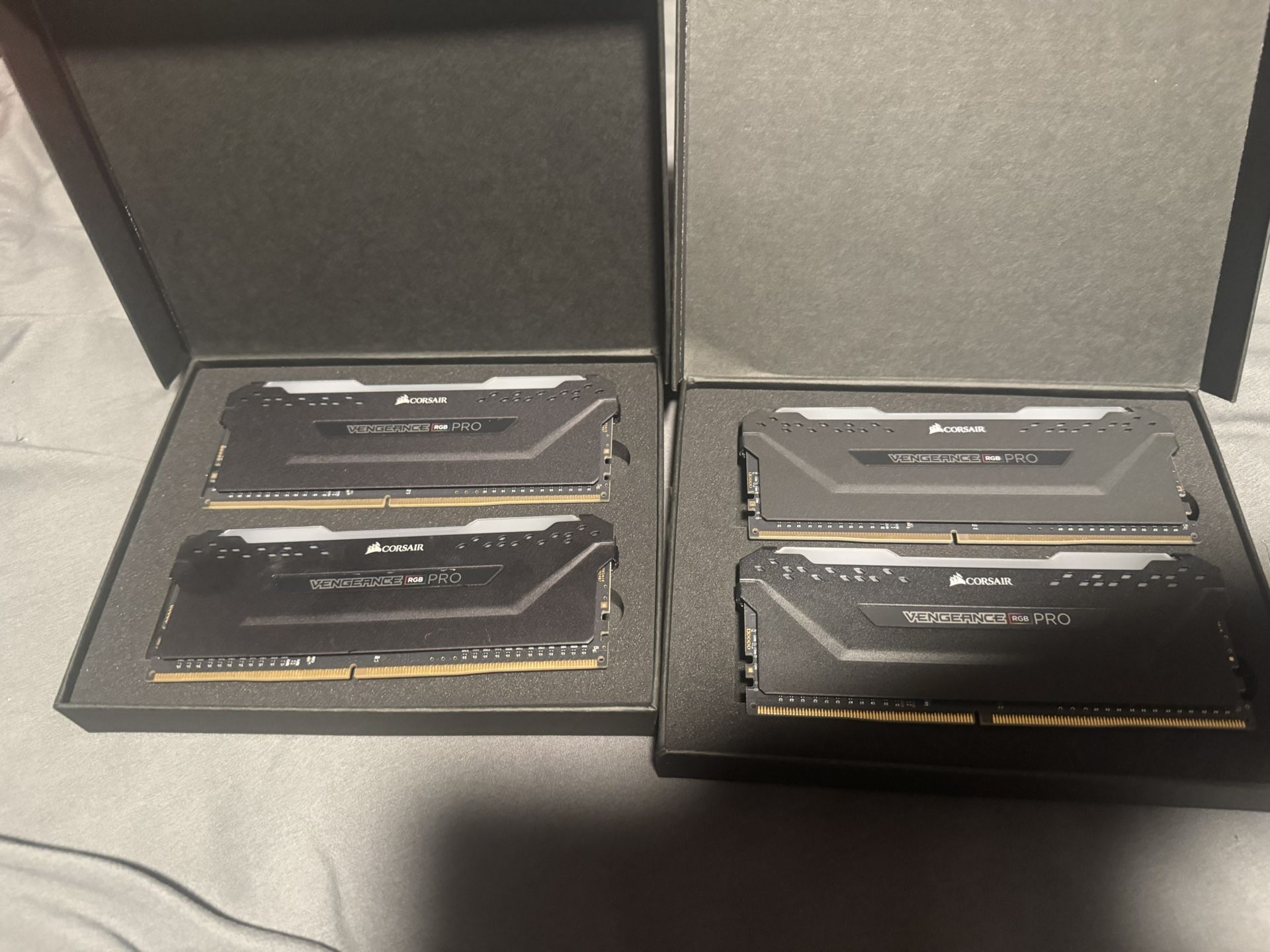 Corsair Vengeance RGB 32gb total 3200 DDr4
