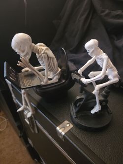 Skull skeleton  figurines figure decor